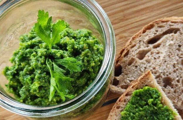 time2care - Rezept Petersilienaufstrich nach den 5 Elementen
